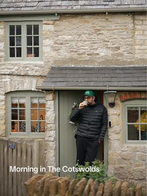 Last morning brew in The Cotswolds 🏡 I’ve really loved staying in this little cottage. As much as I enjoy living in London, I can’t help but seriously consider a move back to the countryside. The slower pace and charm are hard not to fall for. I spent a lot of my younger years in Gloucestershire, Hertfordshire, and Surrey, always dreaming of moving back to London. But post-Covid, London doesn’t feel quite the same to me anymore. Feels like it might be time for a new little adventure.  - - - - #coffee #homebrew #thecotswolds #countrysidelife #homecafe  Specialty coffee • home pour over barista • cozy café corner • minimalist brew bar • daily coffee routine • countryside living • simple lifestyle • slow living vibes • 홈카페 • おうちカフェ • กาแฟ • 手冲咖啡 • villages of England • get outside 