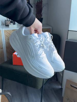 Unboxing - Nike Vomero Plus 🏃🏽‍♂️These may be one of my favourite non plated shoes! Let me know what you think! #nikevomero #runningshoes #hybridathlete #unboxing #runnerlifestyle 