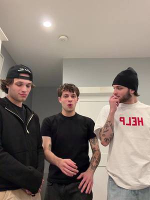 Let’s go let’s go @Christopher Sturniolo @Nicolas Sturniolo @Matt 