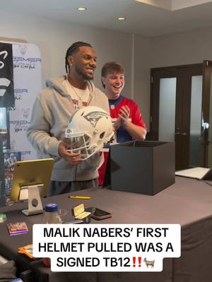 Leek really pulled the 🐐 on his very first #UnderWraps 👀 @PREMIER BREAKZ #maliknabers #tombrady #nfl #football 