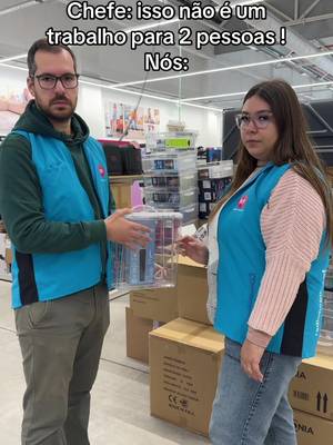 Acabamos o ano a trabalhar em equipa 😂  #fyp #equipa #trabalho #chefe #team 