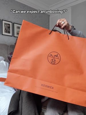 A gift from me to Michael 🎁 #hermesbag #hermes 