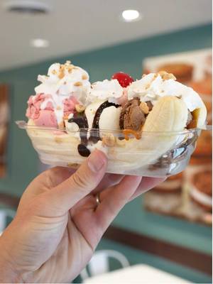 you can’t go wrong with a Banana Split 🍌🍨😍