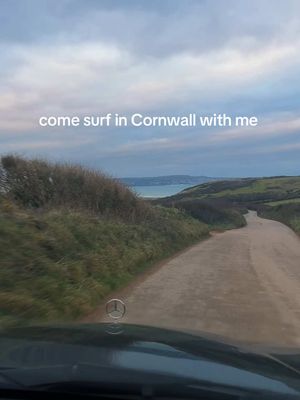 A freezing, gorgeous surf 🤙🏽 #cornishlife #surf #surfergirl #surfing #style  @Finisterre 