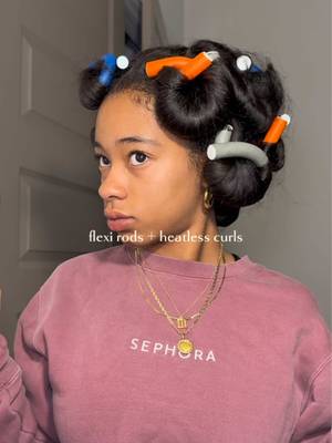 Heatless curls for the win! You can never go wrong with @Conair Haircare flexirods!!😍✨🔥 I’ll sleep with these in at night & take them down in the morning for big, bouncy curls!🌟 - - - #heatlesscurls #naturalhair #straighthair #flexirods #longhair 