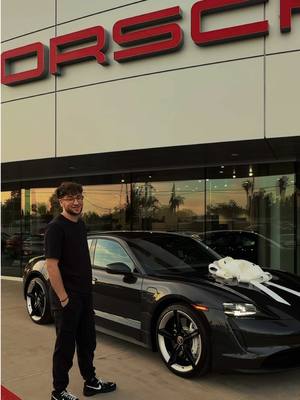 Closing out 2025 with a new set of keys 🔑 #porsche #porscheclub #cars #porschelife 