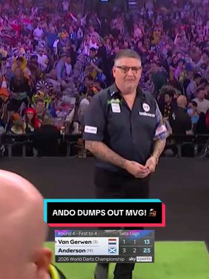 Gary Anderson steams past Michael van Gerwen at the Palace!