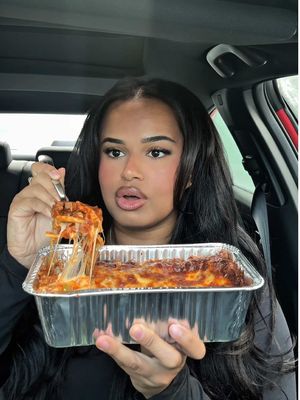 Fb marketplace is a place for furniture, clothes… and now food? Despite my ruined uggs and pants, this lasagna was delicioussss, do we like these types of vids? #facebookmarketplace #food #Foodie #torontofood #fyp 