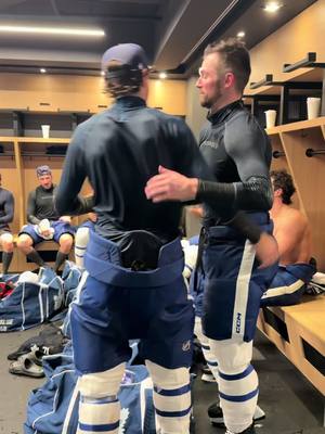 “800. I gotta give it to the captain” Congrats to Logan Shaw on earning the game belt in his 800th pro game! #Toronto #Marlies #AHL 