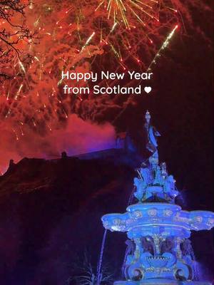 Wishing you all a very Happy New Year from Scotland! Bliadhna Mhath Ùr bho Alba 💙🎉 📍 Ross Fountain & Edinburgh Castle, Edinburgh #VisitScotland #ScotlandTravel #ExploreScotland #ScottishTikTok @visit_edinburgh