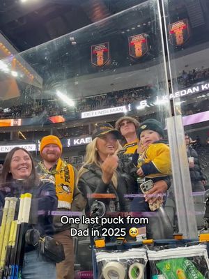 Name a better duo. You can't. 🫶#NHL 