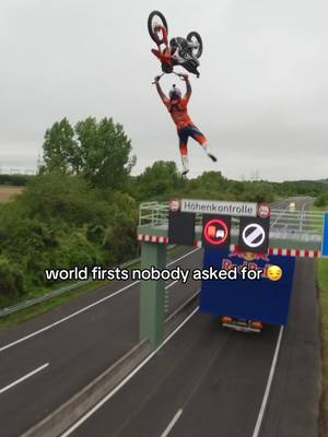 2025 🤝 doing the unthinkable 🏍️: @lucackermann98  🚲: @Red Bull - BORA - hansgrohe, @Matt Jones, @krisskyle ⛷️: Andrzej Bargiel 🧗: Domen Skofic  ☁️: @Sean MacCormac  🪁: @Lasse Walker  #Bike #Ski #WorldFirst #RedBull #GivesYouWiiings 