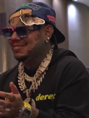Gifting 6IX9INE the lambo the IRS stole from him 😂 #fyp #stevewilldoit #6ix9ine #lamborghini #rap 