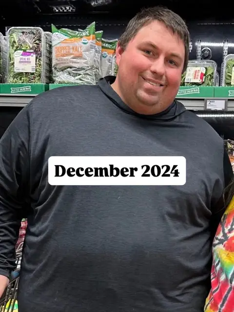 137lbs lost in 2025 Just eating in a calorie deficit and adding in moderate activity. You can do it, you just keep putting it off like i did. Don’t make it complicated, 2025 started a year ago and went by like that… don’t let 2026 be the same way You got this, See you on the other end brother 🫱🏻‍🫲🏼