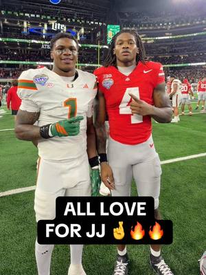 FAMILY 4L. MIAMI 🤝 JJ Jeremiah Smith dapped up Miami players after the Cotton Bowl. #football #jeremiahsmith #miamihurricanes #CollegeFootball #family 