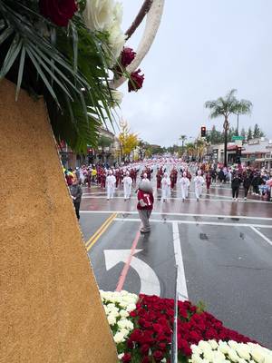 POV you’re in the Rose Parade! 🐘 🌹 #RollTide #RoseBowl #roseparade 