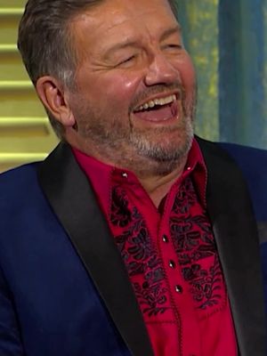 If I have to give it, I have to take it. #lawrencemooney #comedy #comedyroast #australia