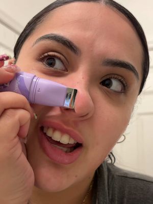 The Professionals have done it again! The gunk is OUT!💜 @Benefit Cosmetics #degunker #porefessional #benefitpartner
