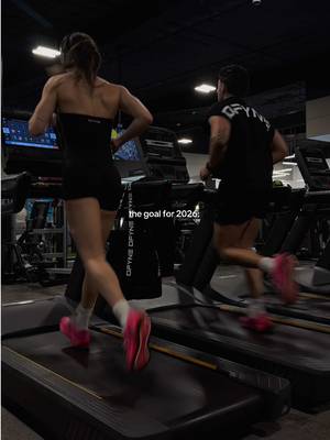 locking in 2026 with your partner >>  @DFYNE code BREE + FOX #gymcouple #2026 #couplegoals #lockedin #matchingoutfits 