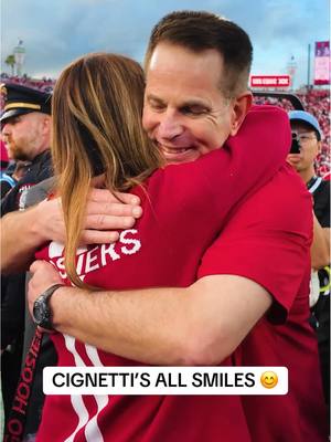 Curt Cignetti embraces his family after Indiana’s Rose Bowl win 🥹 #cfbplayoff 