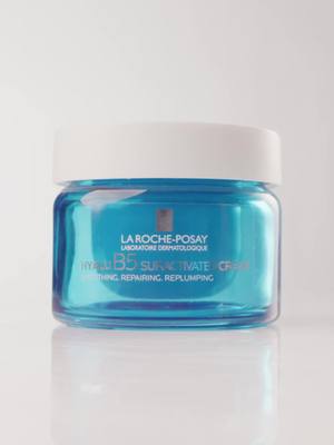 Introducing Hyalu B5 Suractivated Cream💙 Bounce back with 72-hour hydration, while targeting the appearance of fine lines, elasticity, and signs of aging🫧 #LaRochePosay #LifeChangingDermatology #HyaluB5