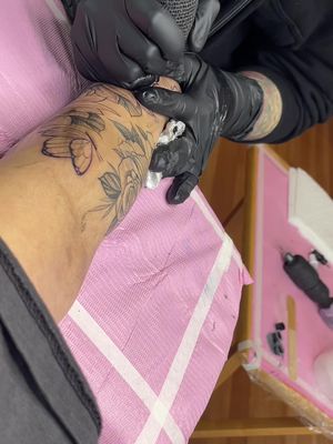 My tattoo journey with Ashley! Shes on IG at ashleynicoletattoos!! She is an artist queen with so much talent! More pieces to come!!!! #tattoojourney #tattoo #sleeve #halfsleeve 