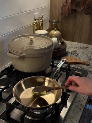 Nontoxic cookware is so so important! Cast iron or stainless steel always in this house @All-Clad  #allclad #stainlesssteel #nontoxic #nontoxicliving #kitchenhack 