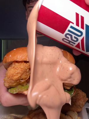 Raising Canes Sauce w/ a side of Raising Canes #raisingcanes #raisingcanesmukbang #mukbang #asmr #fyp 