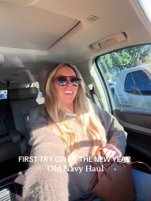 First try on of the new year !! I saw so much stuff online I wanted to try on but it wasn’t in stores :( so we will have to come back! 