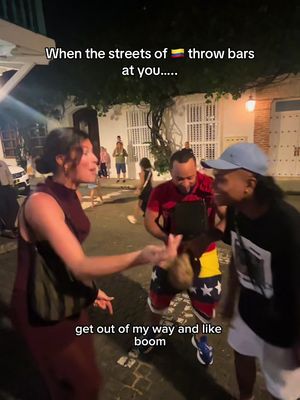 I’m in #freestyle #colombia #freestylerap #shecanrap #streetperformance 