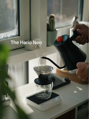Finally got my hands on the Hario Neo. A modern take on the classic v60. Although the brew speed is slightly faster, in testing with some of my favourite v60 recipes, it didn’t disappoint!  It’s great to see a pour over staple like Hario continuing to design and innovate while staying true to their ethos and timeless style.  #coffee #homebrew #pourover #coffeeathome #homecafe  Specialty coffee • home pour over barista • cozy café corner • minimalist brew bar • daily coffee routine • London apartment • simple lifestyle • slow living vibes • 홈카페 • おうちカフェ • กาแฟ • 手冲咖啡 