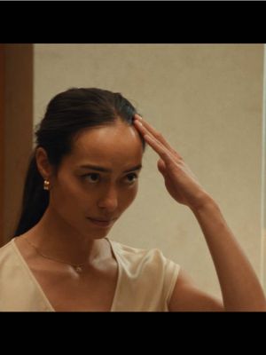 Escape the horrors of @theshedding_ with Pantene Abundant & Strong.  #StopTheShedding