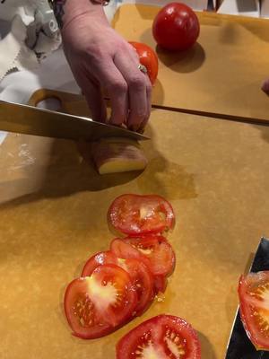 Now that’s a knife! Smooth cuts with EASE with this knife! #eftm #ces #Tech