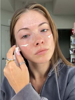 #ad I’ve been using this vitamin C serum from @Youth To The People for 6 weeks and these are my results so far ✨🍊🫶🏻 #skincare #glassskin #yttppartner 