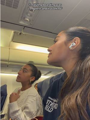 made sure it wasn’t a full flight before we did this 😂 #theaguilars #sister #joke 