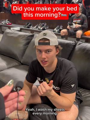 really tells you a lot about a person🛏️ #didyoumakeyourbedtoday #blackhawks #NHL #tinymic 