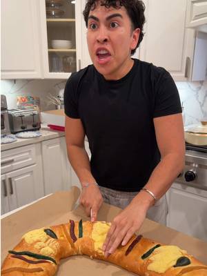so no baby🧍‍♂️ #rosca #roscadereyes #reyesmagos #fyp #louiecastro 