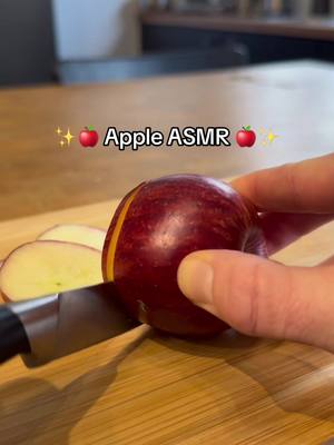 Anyone else absolutely love the sound of cutting an apple? I find it so satisfying. 💆‍♀️ #CameoApples #Apples #relatable #helthyfood 