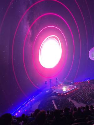 We’re live at the Las Vegas Sphere for CES 2026, and Lenovo just changed the game! 🔮 From QIRA (your new AI twin 🧬) to the massive 8.1” Motorola RAZR Fold, and many more collaborations🚀 Plus, a surprise performance by Gwen Stefani to wrap the night! 🎤🔥 CES 2026 is just getting started. 🚀 Which brand do we need to visit next? Tell us who you're watching! ⤵️ #BestBuyCanada #CES2026 #Lenovo #MotorolaRazr #FutureTech #TechNews