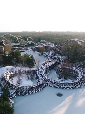 Op een schaal van 1-10, welk cijfer geef jij een witte Winter Efteling? 🤍❄️ #efteling #sneeuw #drone #dronevideo #themepark