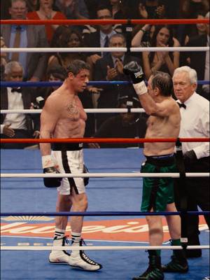 The final fight between Sylvester Stallone and Robert De Niro in Grudge Match is a hard-hitting spectacle. 🏔️🎞️: Grudge Match on Paramount+ #GrudgeMatch #SylvesterStallone #RobertDeNiro #boxing #MovieTok