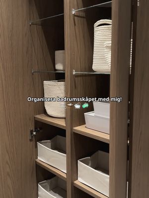 Finns det någon bättre känsla än att städa och organisera badrumsskåpet?… I’ll wait 😏🛁🫧 #ÄNGSJÖN #organisering #badrum #IKEAtips #IKEASverige
