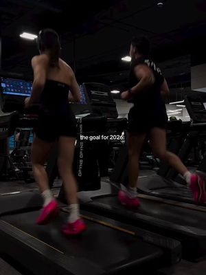 this year is for chasing goals😮‍💨 athletes- @breemalia & @ruben.palafox #DFYNE