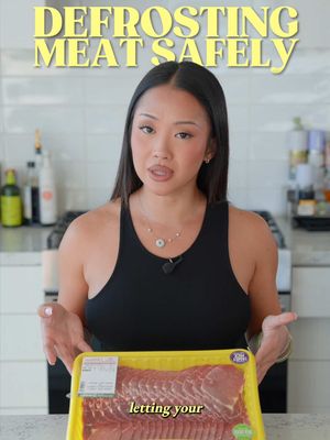That sinking feeling when you realize you forgot to take the chicken out and mom’s car just pulled in the driveway 😩😂 Well turns out leaving it on the counter all day wasn’t the move anyway.  Here are 3 SAFE ways to defrost that won’t give you food poisoning OR disappoint your mother: fridge overnight, cold water bath, or microwave. 