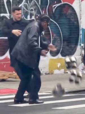 A$AP Rocky dropping his coffee everywhere Celebrities.. they're just like us  #ASAPROCKY