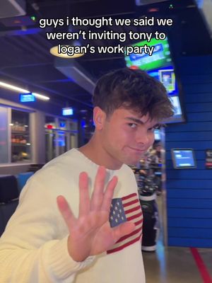 chat be honest, who invited him? @tony #tony #4logan #topgolf @Logan Phillips 
