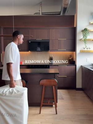 Unbox my new RIMOWA Classic trunk with me. #rimowa #unboxing #menslifestyle 