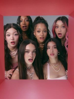 Styled by icons, made for EYEKONS. Introducing our new Pandora Minis - turned up by @KATSEYE . ✨ 🎵 #PandoraMinis #PandoraxKatseye #PandoraMinisStyledByKatseye
