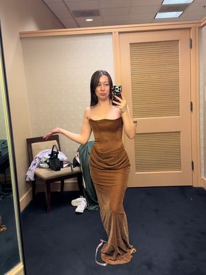 This @houseofcb dress on me… what do we think! Is it worth it????? #houseofcb #dress #forthegirls 