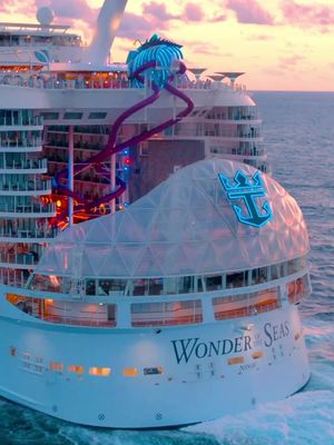 Any weekend is a long weekend in this house 😉 #WonderoftheSeas #cruisetok #cruise #cruiseship #sunset #traveltok